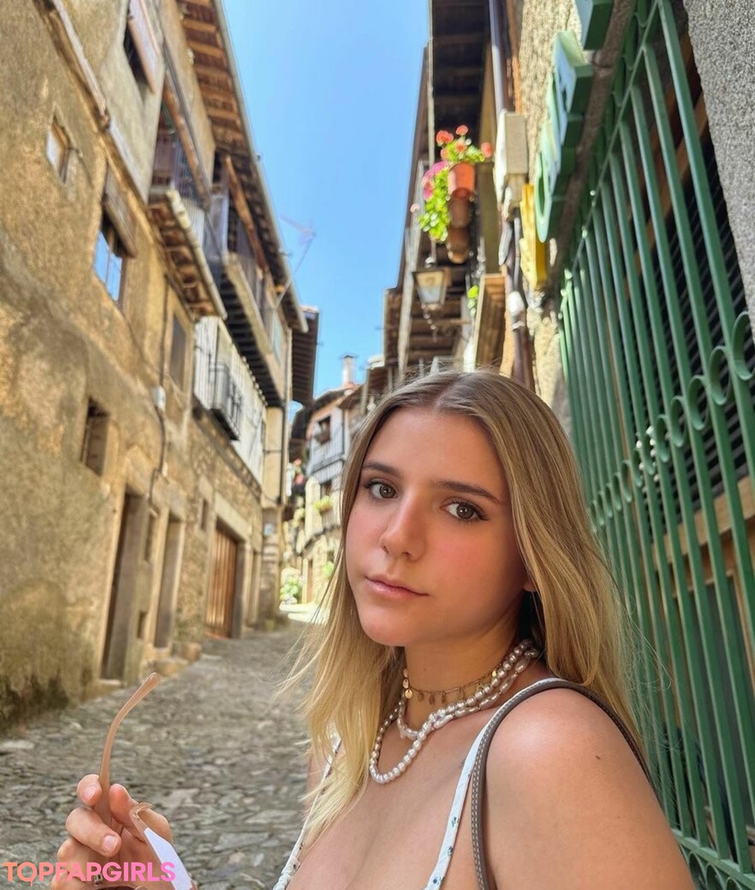 Giulia Nassa model naked pics