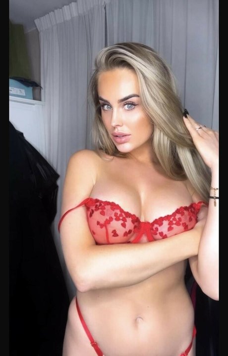 Julia Akkerman pornographic model archive