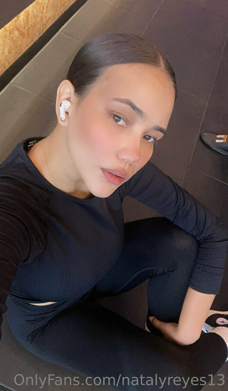 natalyreyes13 hd pornstar pictures