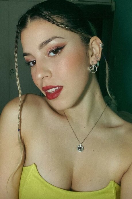 italian milf onlyfans top photos