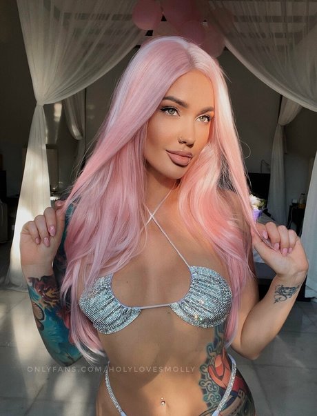 holylovesmolly xxx model pic