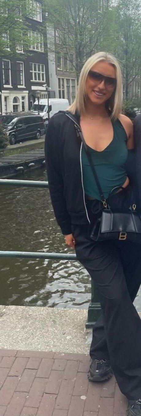 busty onlyfans hot porn pic