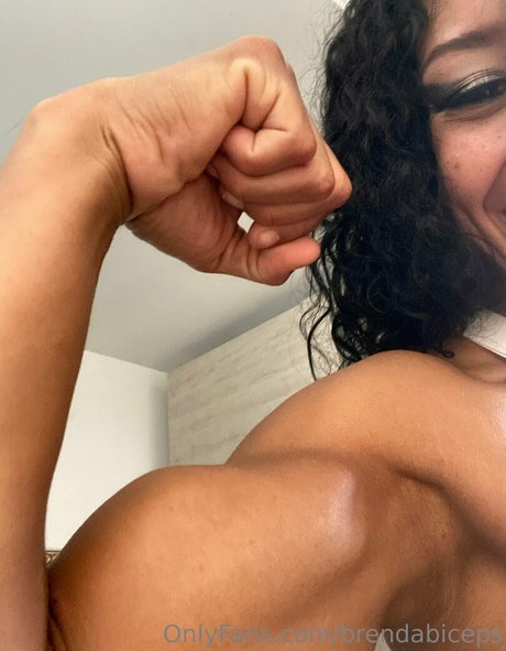 brendabiceps model sexy image