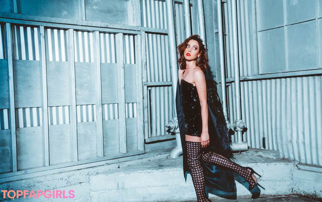 Aubrey Plaza model hd image