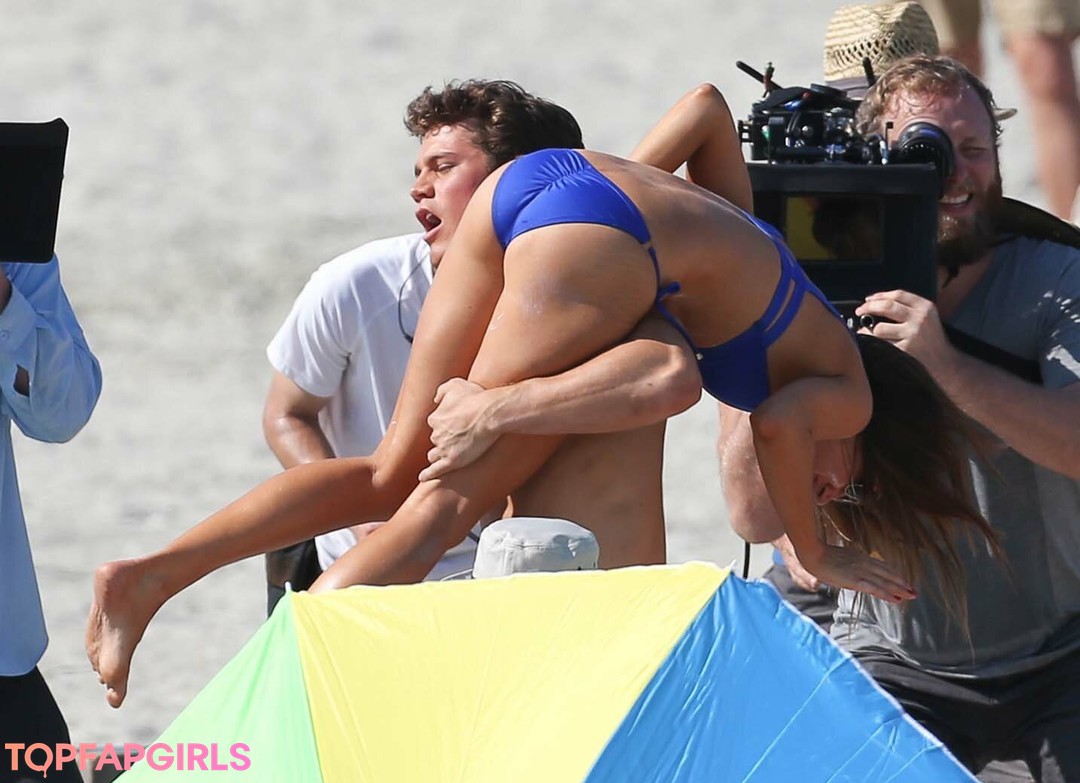Aubrey Plaza pornstar pretty pictures