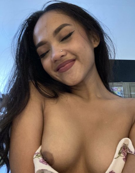 yourbabygirl23 model sexy picture