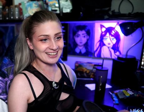 IceTokki model adult pic