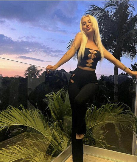 blonde secretary onlyfans adult pics