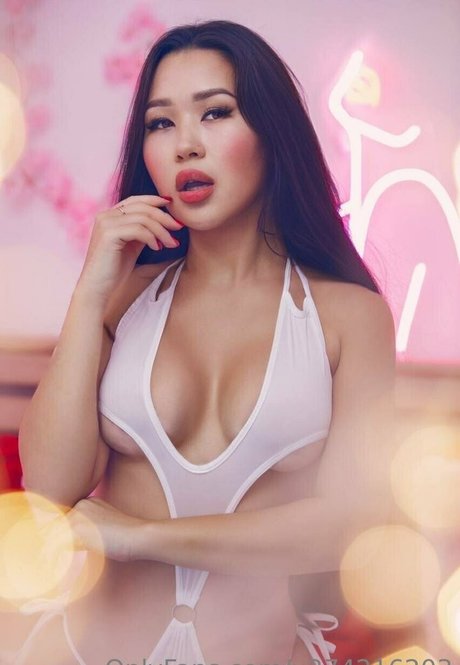 black hair milf onlyfans art naked pic