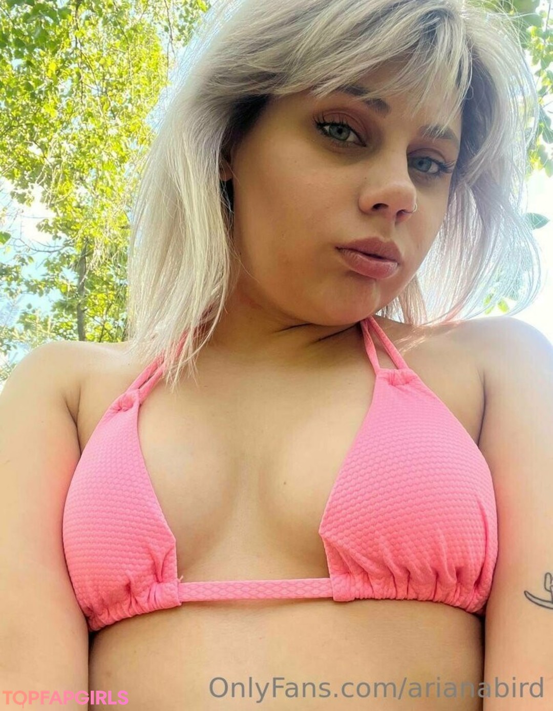 arianabird xxx model picture