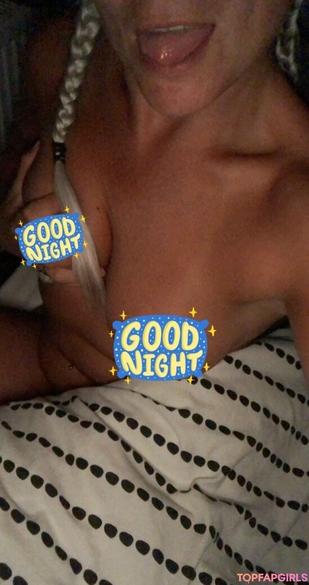 ukhotwifecouple model adult pictures