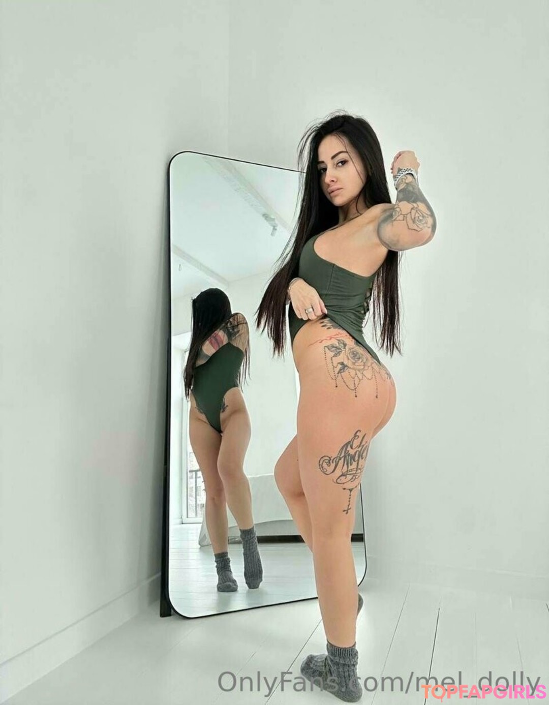 mel dolly star top photos