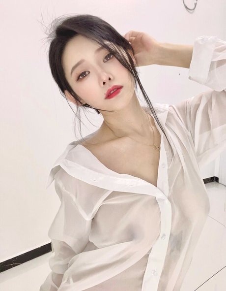 lesbian strapon onlyfans xxx pics