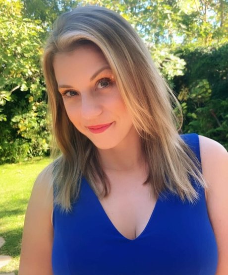 Jodie Sweetin art model pictures