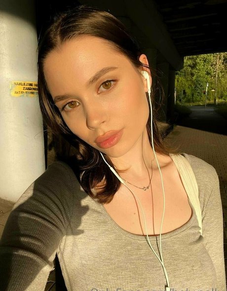 holy polly porn model archive