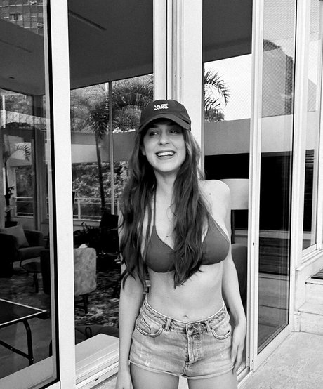 Sophia Abrahao top model gallery