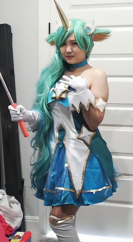 HAchubby nude model pic