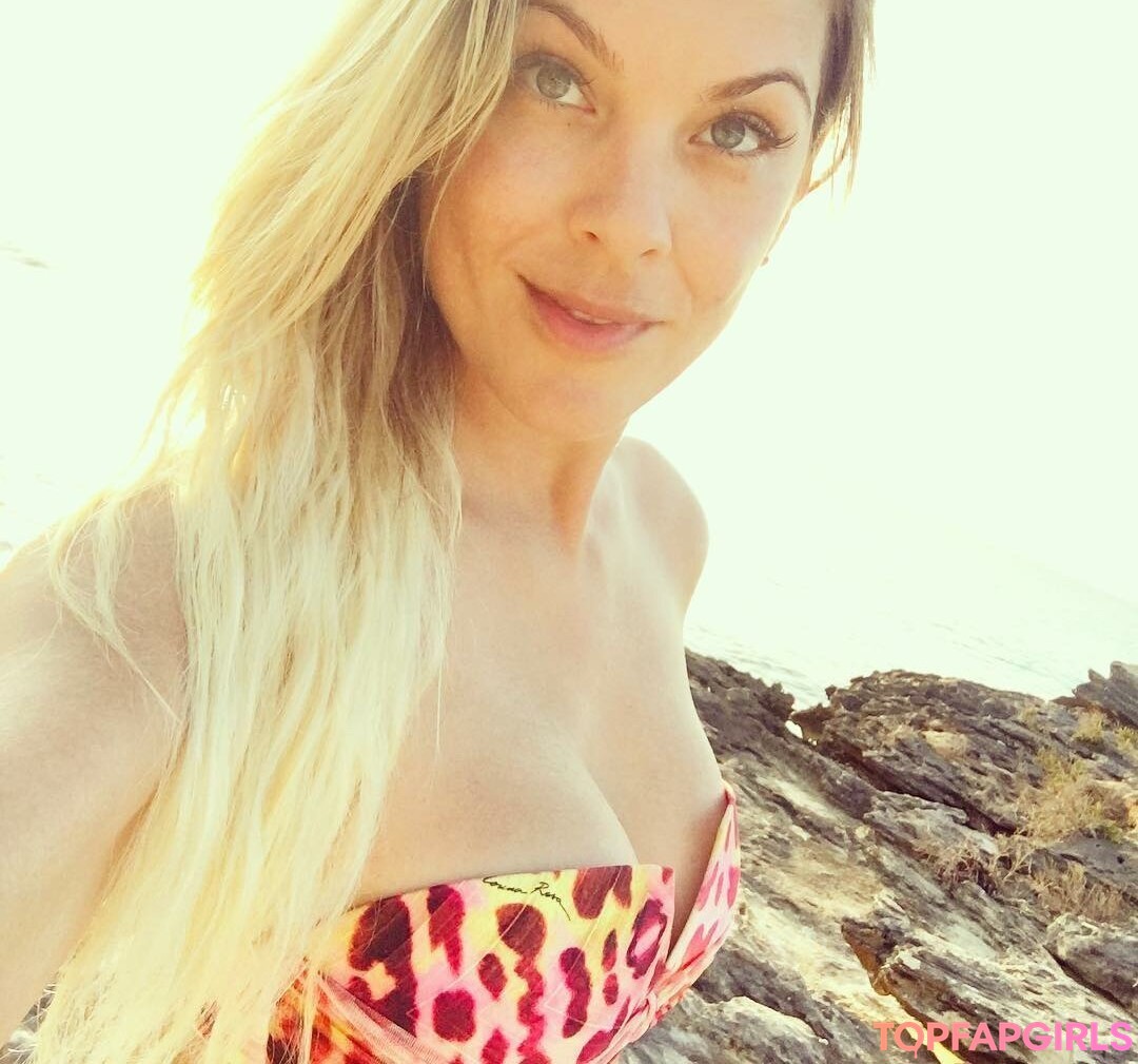 Renata Fan star photo