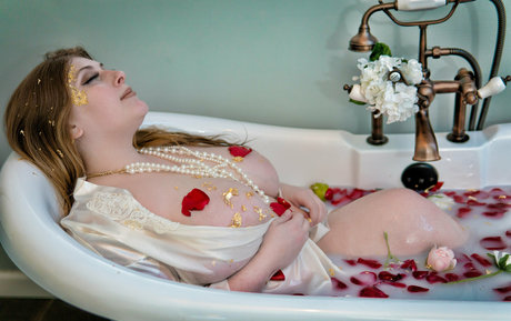 brunette petite onlyfans adult pics