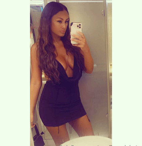 madamedakota nudes star picture