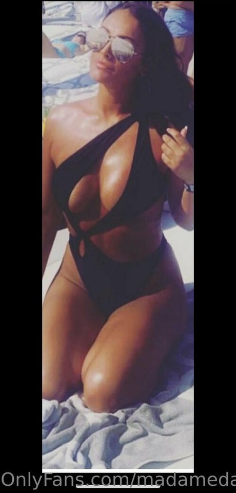 madamedakota hot actress photo