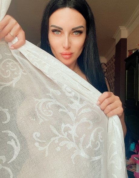 j__gri perfect actress photo