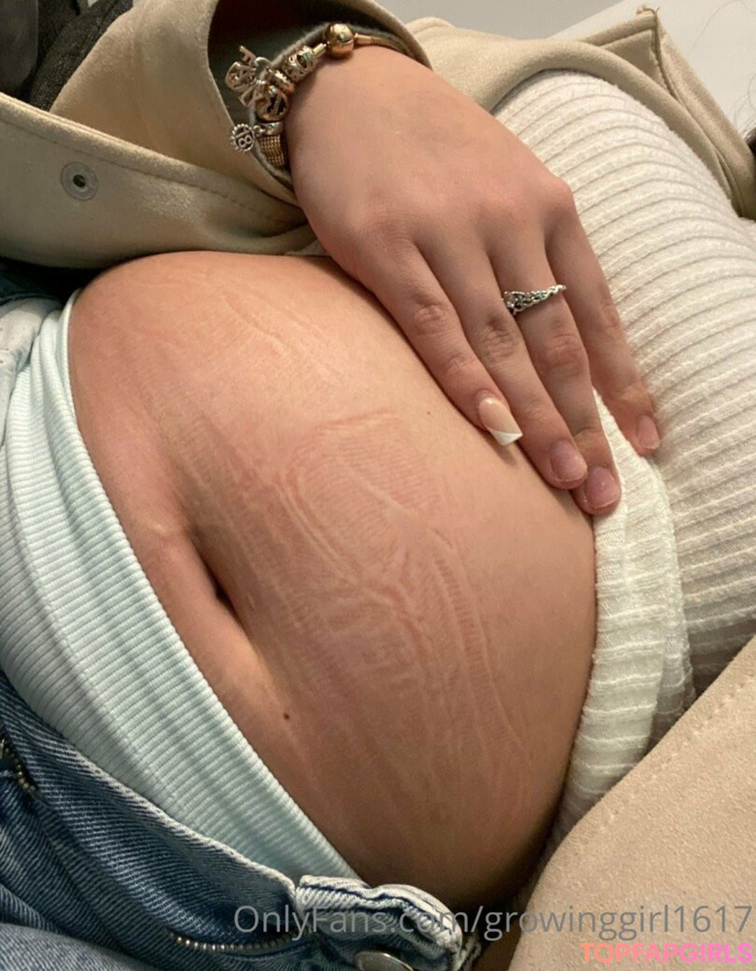 growinggirl1617 star nudes picture
