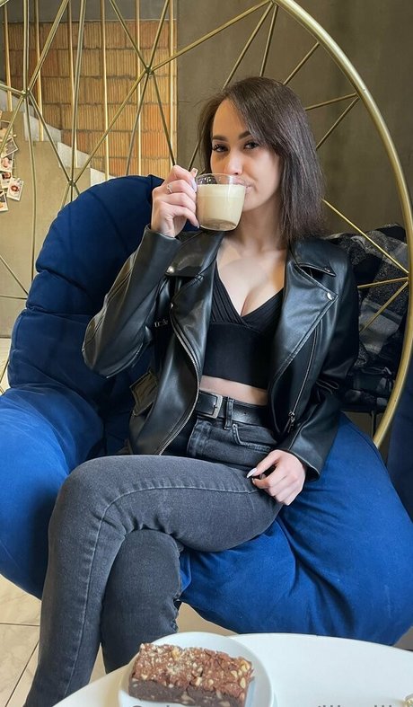 lila lilu beautiful model photo