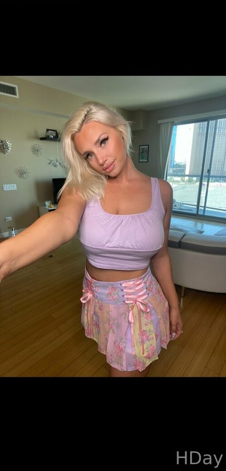 itshollyday sex actress img