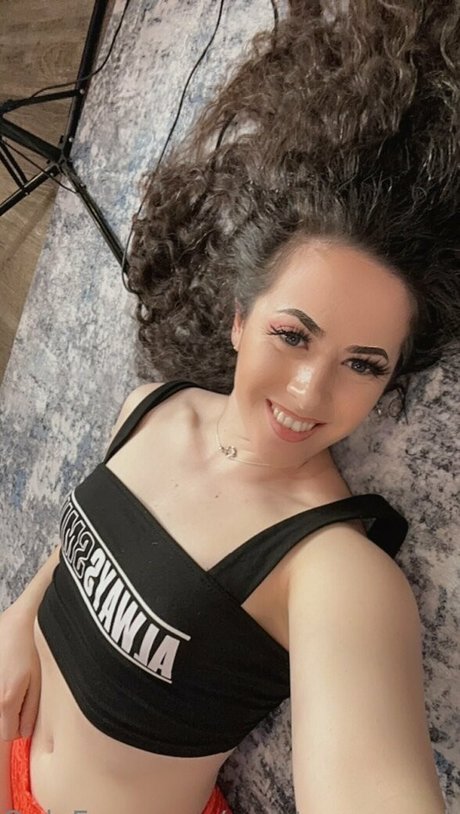 black female onlyfans top image