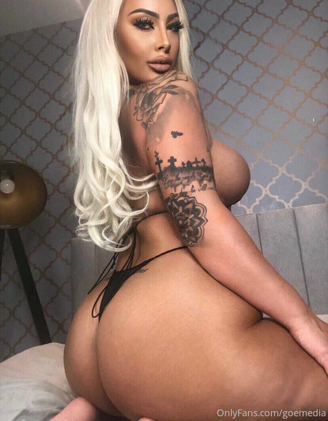 goemedia exclusive model photo