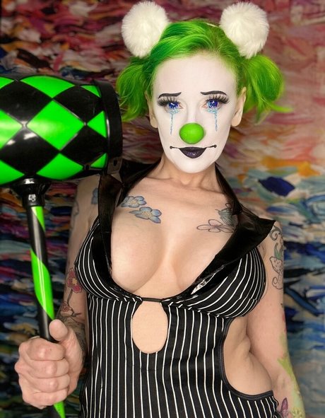 Sage Griffin nice actress img