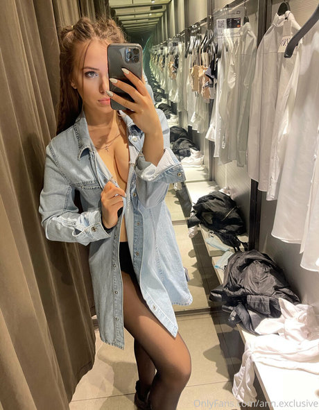 ann exclusive pornstar top img