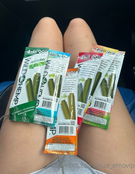 blue emofree hd model pics