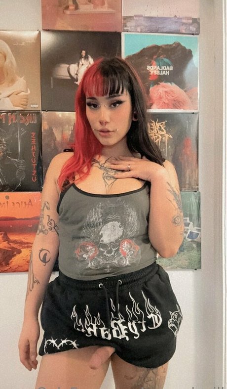 saucydevill high quality model image