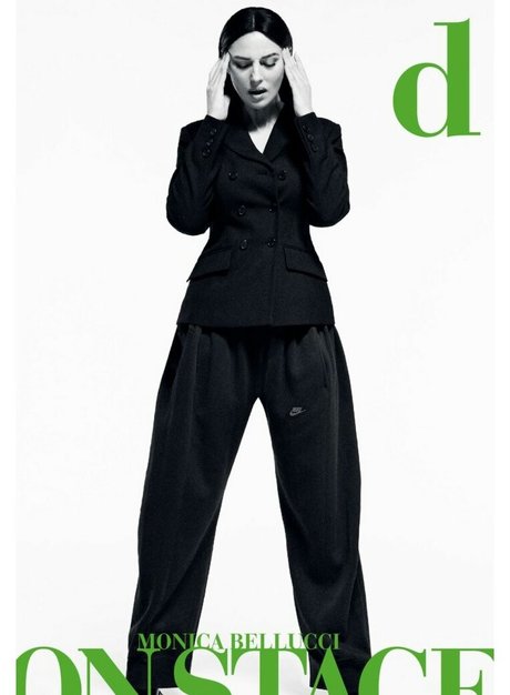 Monica Bellucci star pretty pics