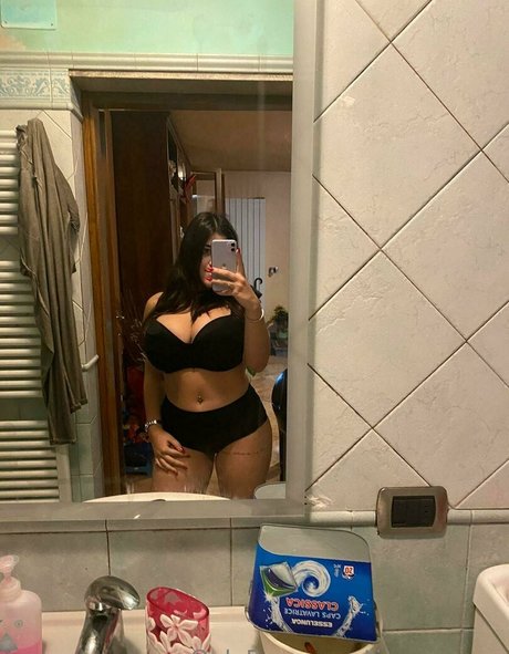 liagomezzz pornstar erotic photos