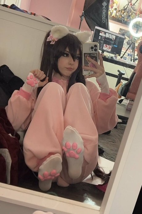 beautiful japanese onlyfans erotic pics