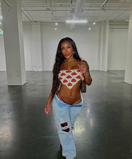 London Autumn beautiful model pic