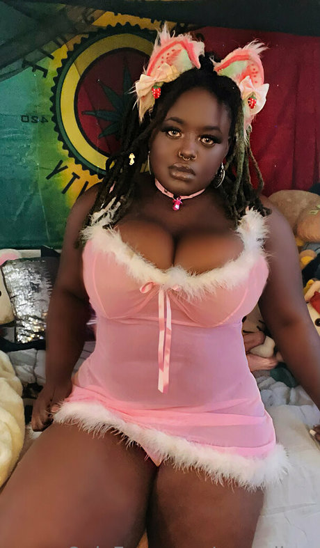 monnibon sexy star photos