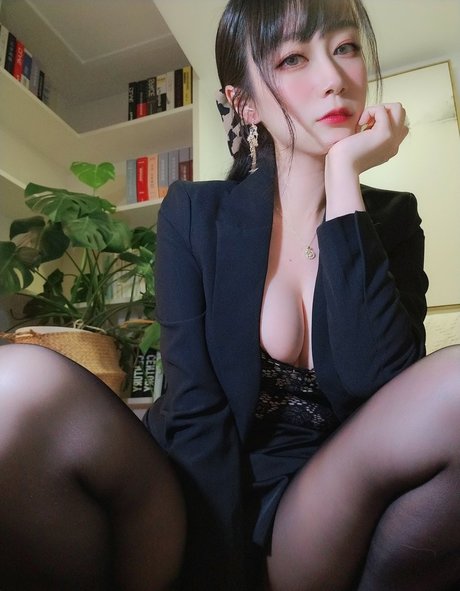 brunette petite onlyfans hot sexy photo