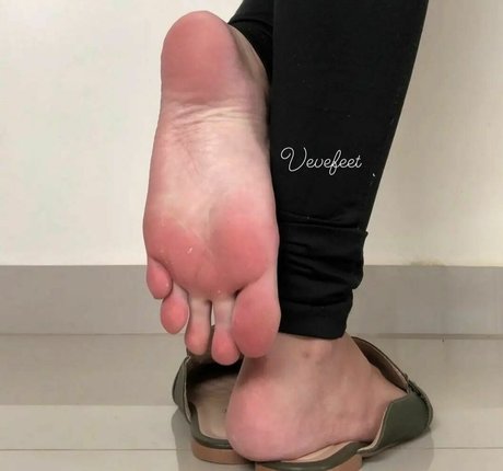 VeveFeet hot actress archive