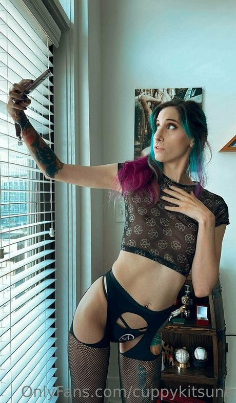 cuppykitsune model adult galleries