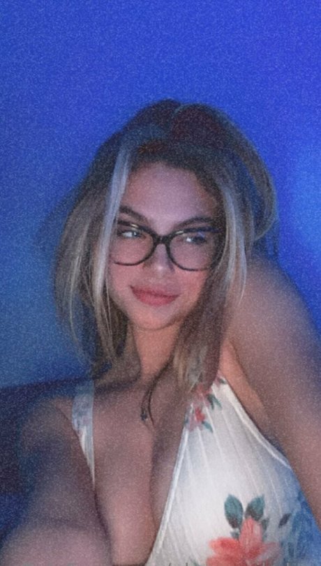 alannanikolee art pornstar photo