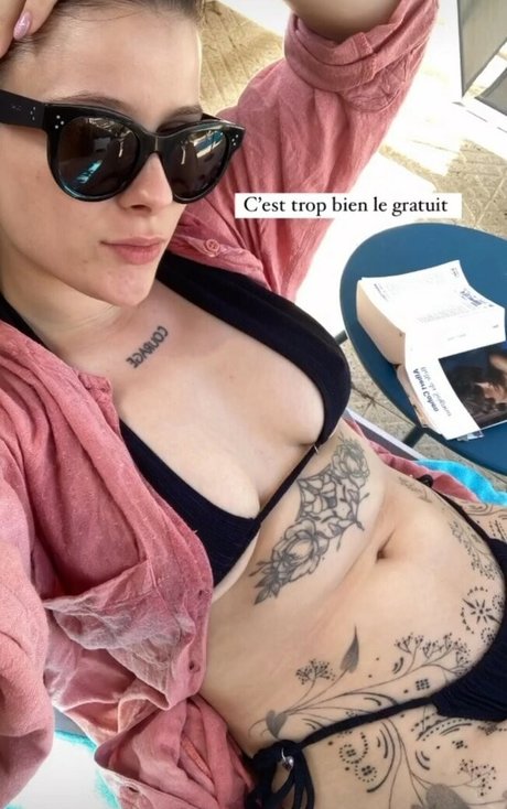 Aude a La Joie model sexy archive