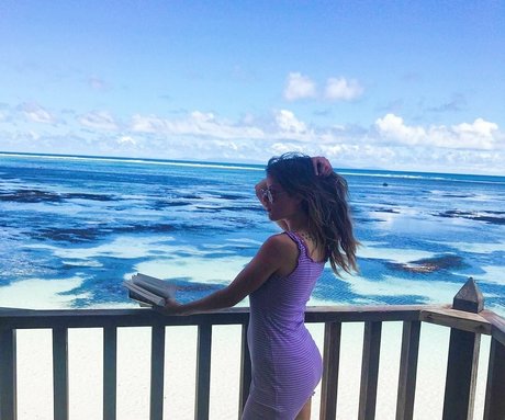 Aude a La Joie hot actress img