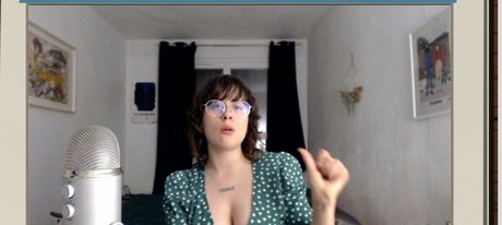 Aude a La Joie exclusive star gallery