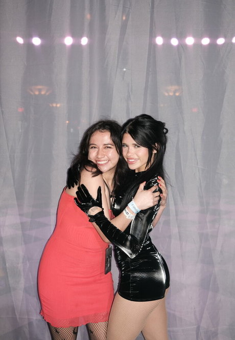 Nessa Barrett pornstar free photo