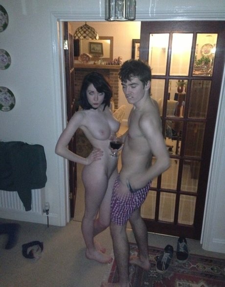 Alison Brie pornographic actress photos