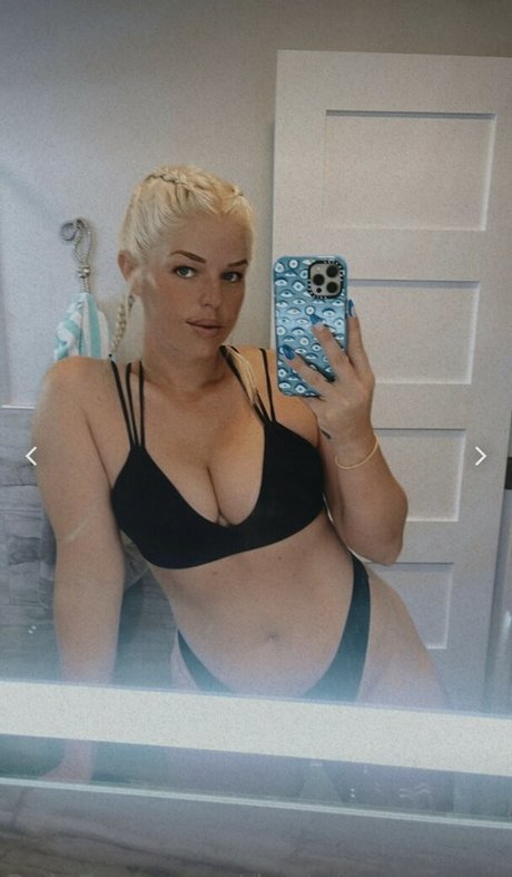 Danielle Nickerson adult model images